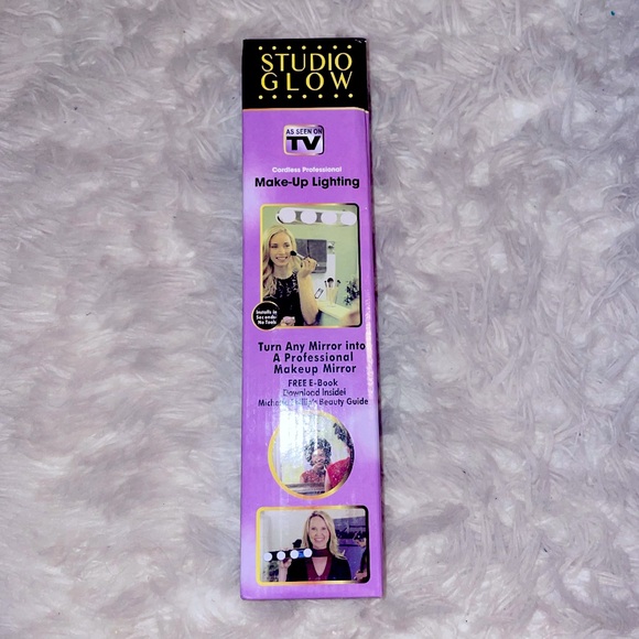 Studio Glow Cordless Vanity Makeup Light - Picture 3 of 5